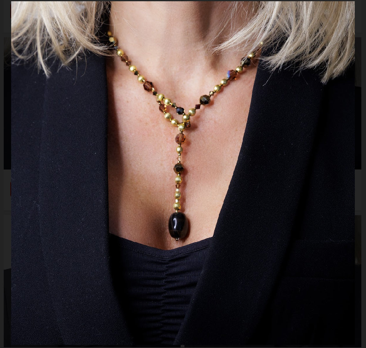 The Crystal loop necklace