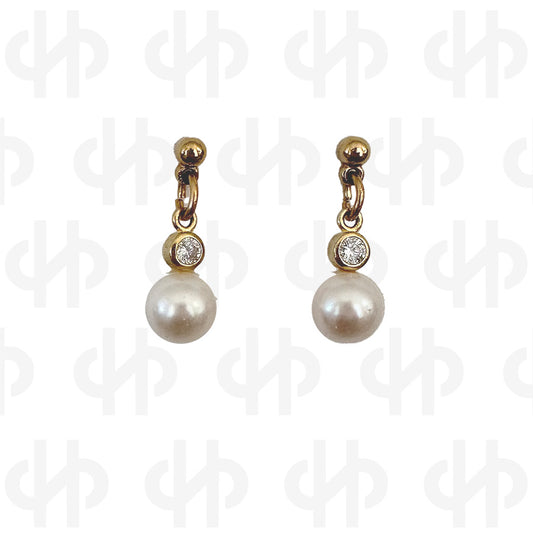 Gold earrings with freshwater pearl and rock crystal