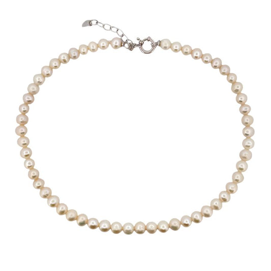 Silver necklace with freshwater pearls