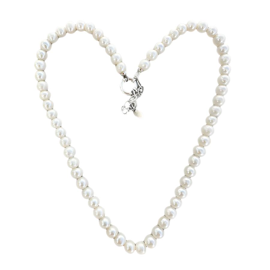 Silver necklace with freshwater pearls